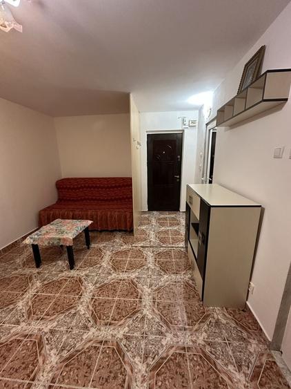 Garsonieră decomandată în Dobroești