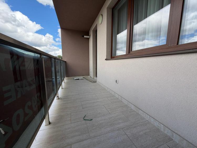 Apartament cu 4 camere decomandat în Florești