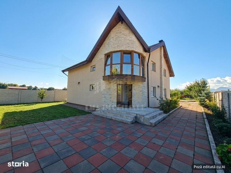 Casă cu 4 camere decomandat cu Teren 1000 Mp în Hărman
