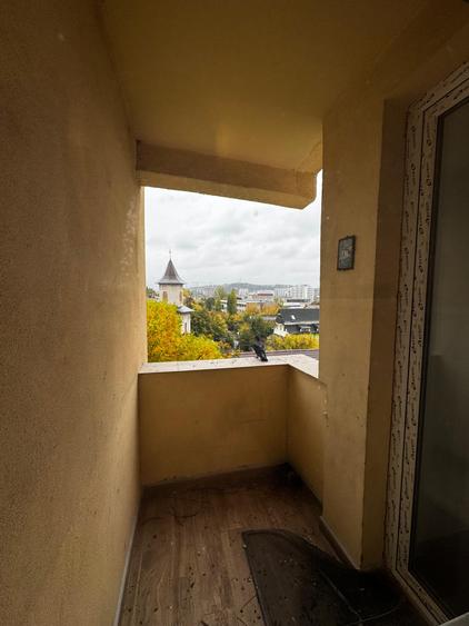 Apartament cu 2 camere decomandat în Podu Roș