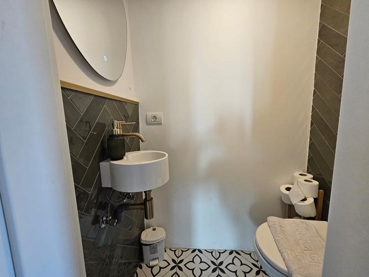 Apartament cu 3 camere semidecomandat în Națiunile Unite