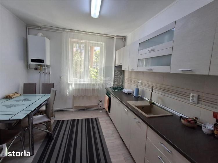 Apartament cu 3 camere în Central