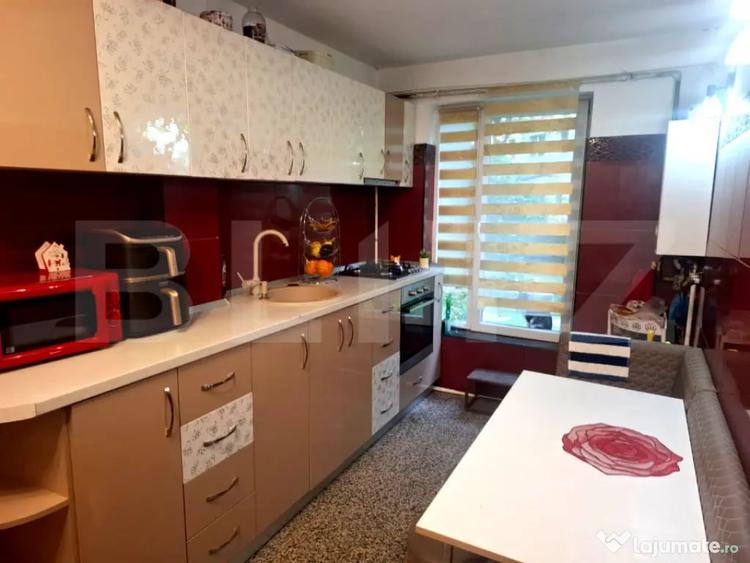 Apartament cu 2 camere decomandat în Aleea Trandafirilor