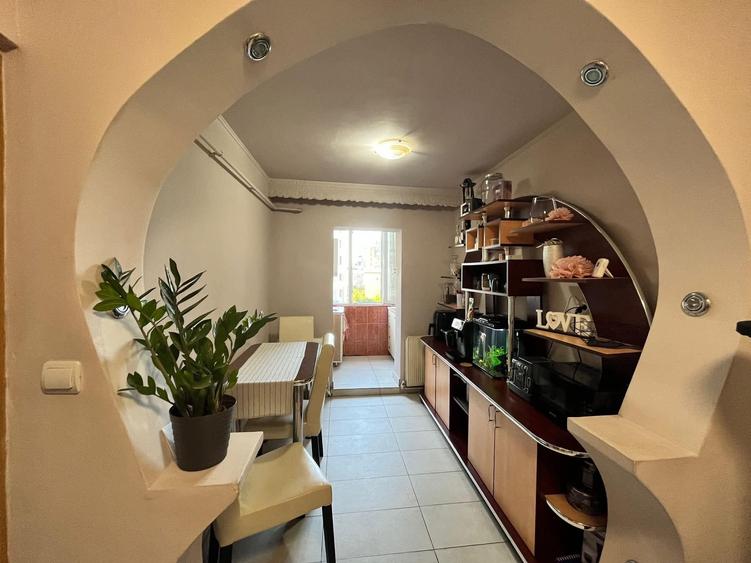 Apartament cu 2 camere decomandat în Central