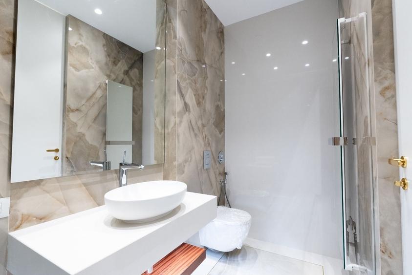 Apartament cu 3 camere semidecomandat în Dorobanți