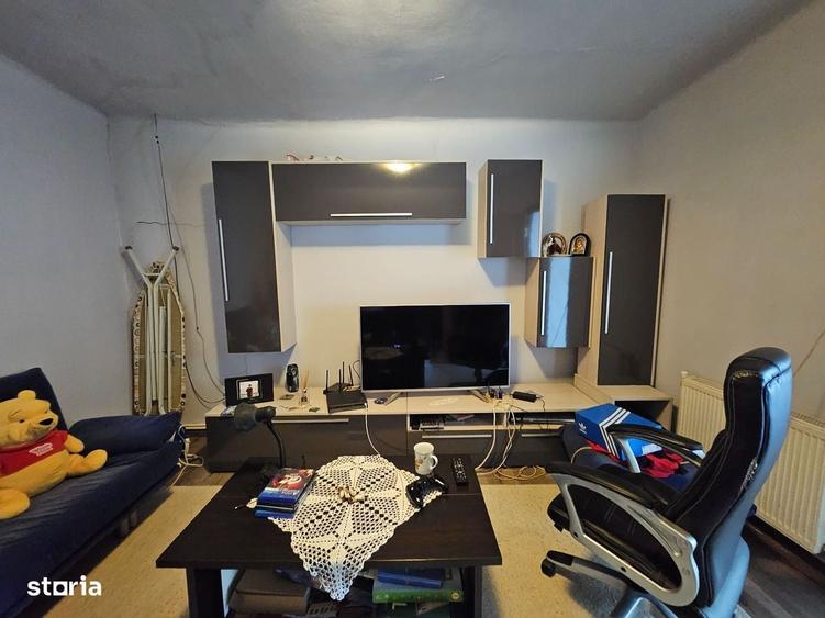 Casă cu 4 camere în Mândruloc