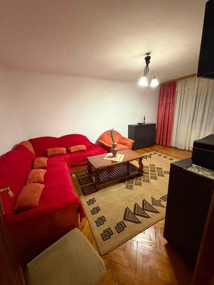 Apartament cu 3 camere decomandat în Popoveni