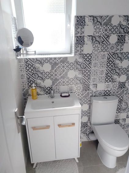 Casă cu 4 camere cu Teren 245 Mp în Prundu