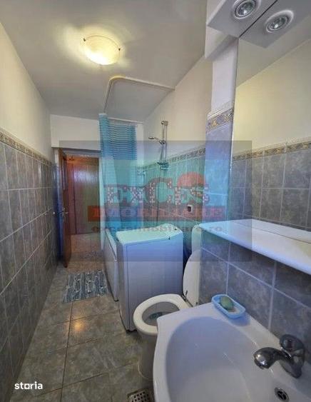 UNIRII BULEVARD STRADAL,BL MIXT 1996, decomandata,geam la baie,balcon. - 17