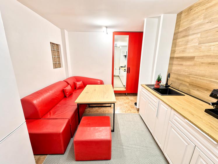 Apartament cu 3 camere decomandat în Lujerului