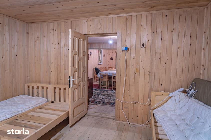 Casă cu Teren 2700 Mp în Brusturoasa