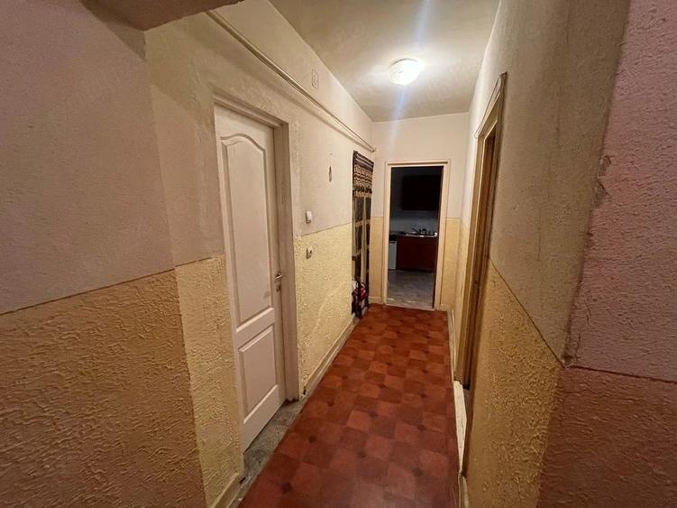 Garsonieră decomandată în Central