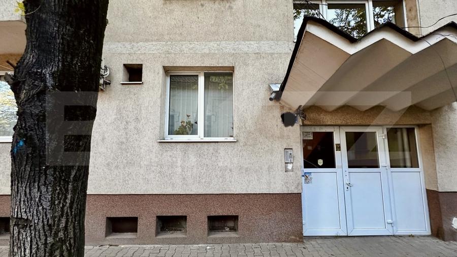 Apartament cu 3 camere semidecomandat în Central