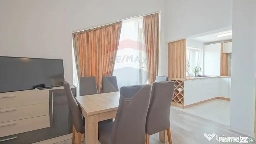 Apartament cu 4 camere semidecomandat în Central