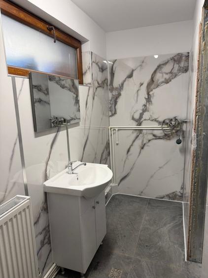 Casă individuală cu 13 camere cu Canalizare în Lacul Tei