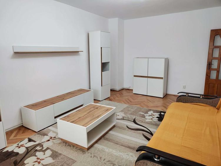Apartament cu 2 camere decomandat în Ultracentral