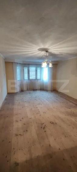 Casă cu Teren 1755 Mp în Malu cu Flori