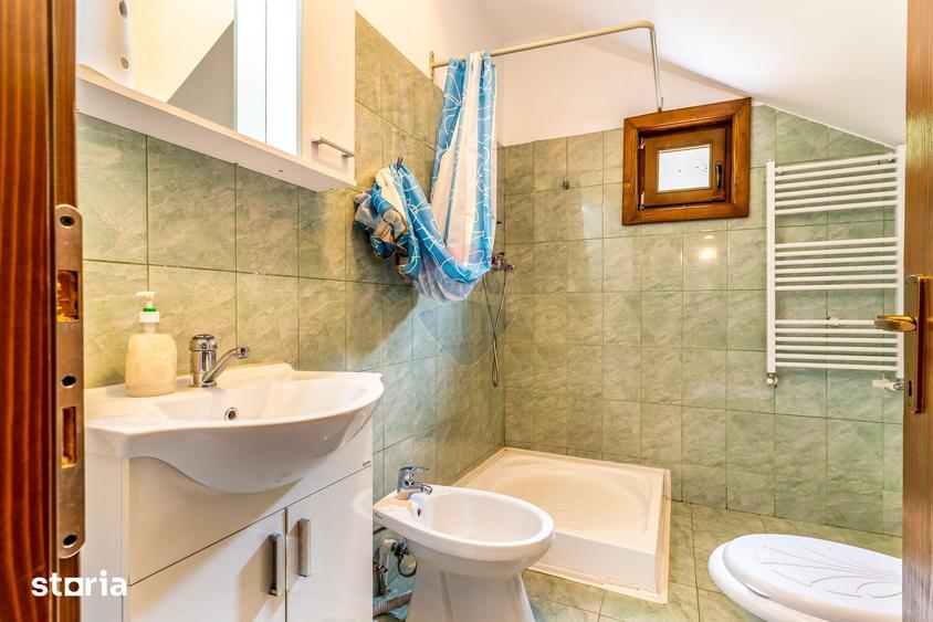 Casă cu 7 camere cu Teren 1300 Mp în Mărișel