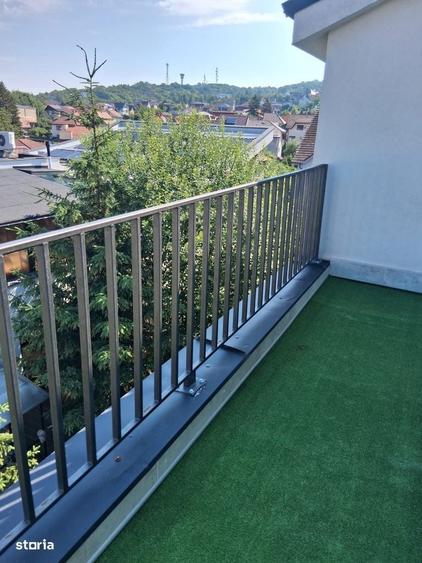 Apartament cu 3 camere decomandat în Exterior Vest
