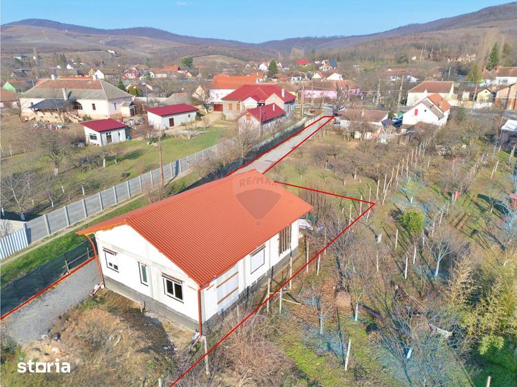 Casă cu 3 camere cu Teren 1237 Mp în Ghioroc