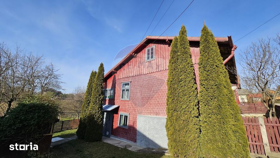 Casă cu 3 camere cu Teren 900 Mp în Poieni-Solca