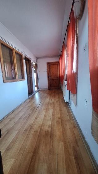 Casă cu 4 camere în Rucăr