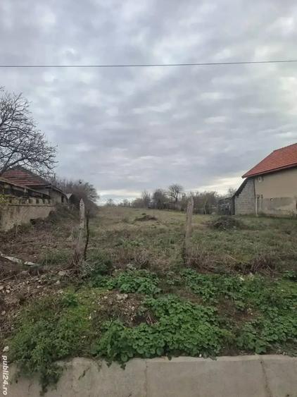 Teren de 6900 mp, în Central
