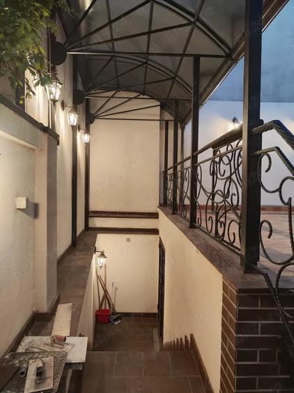 Casă cu 6 camere cu Teren 230 Mp în Titulescu