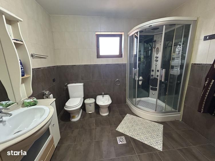 Casă cu 4 camere decomandat cu Teren 1812 Mp în Zădăreni