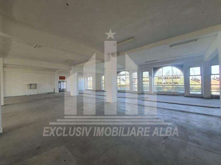 Spațiu comercial, de 858 mp, în Central