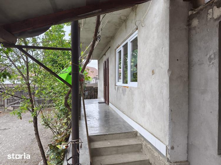 Casă cu 4 camere cu Teren 100 Mp în Central
