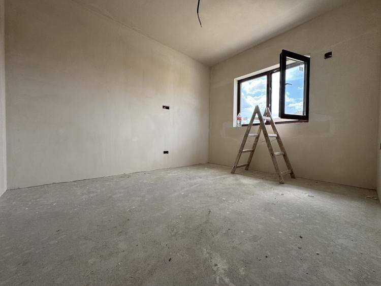 Duplex cu 4 camere cu Canalizare în Chișoda