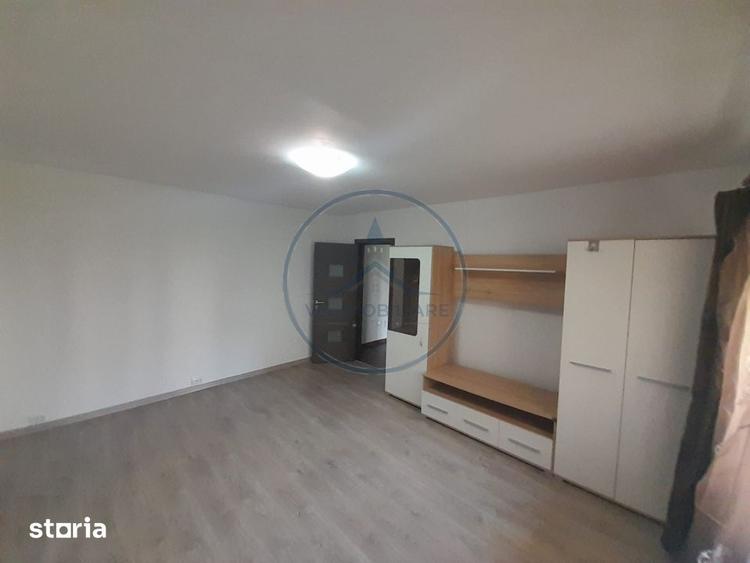 Apartament cu 2 camere semidecomandat, mobilat în Decebal