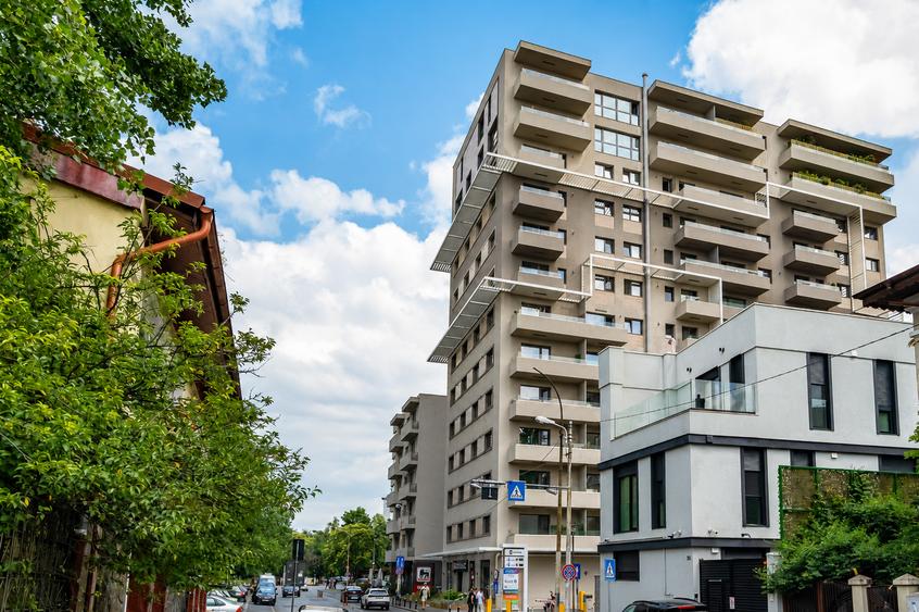 Apartament cu 3 camere decomandat în Ștefan cel Mare