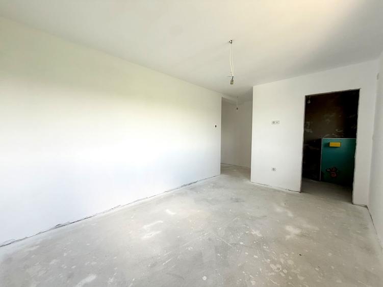 Duplex cu 4 camere cu Canalizare în Dumbrăvița