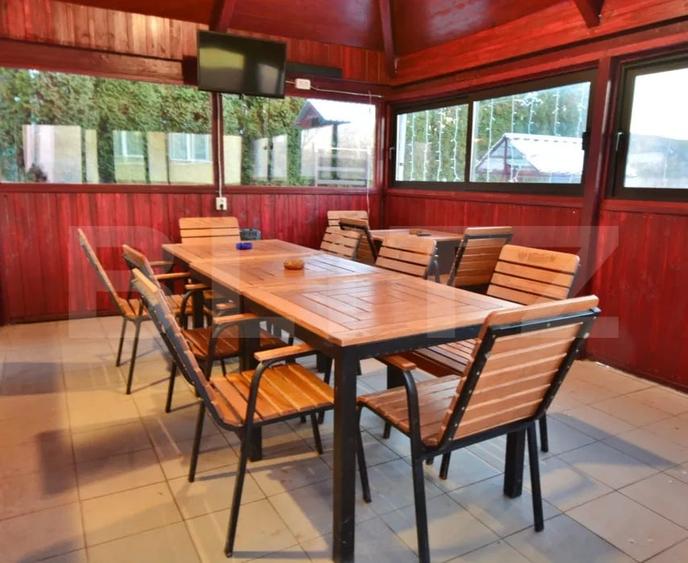 Casă individuală cu 7 camere cu Piscina în Cornești