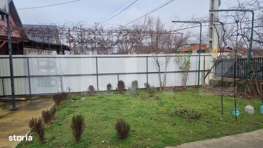 Casă cu 3 camere în Băltița