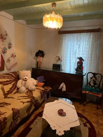 Casă cu 6 camere în Iepurești