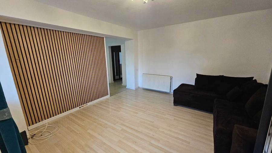 Apartament cu 3 camere decomandat în Cornetu