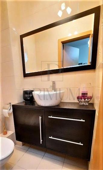 Apartament cu 3 camere decomandat în Torontalului