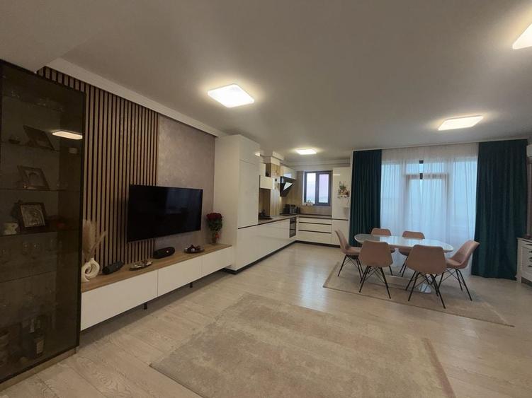 Apartament cu 3 camere decomandat în Blejoi