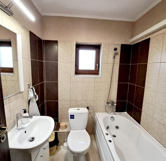 Duplex cu 5 camere cu Canalizare în Dumbrăvița