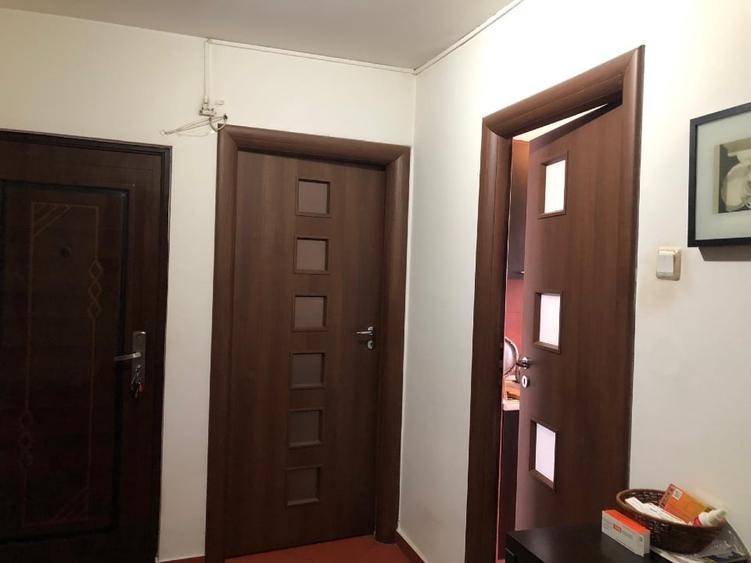 Apartament cu 3 camere decomandat, mobilat în Gorjului