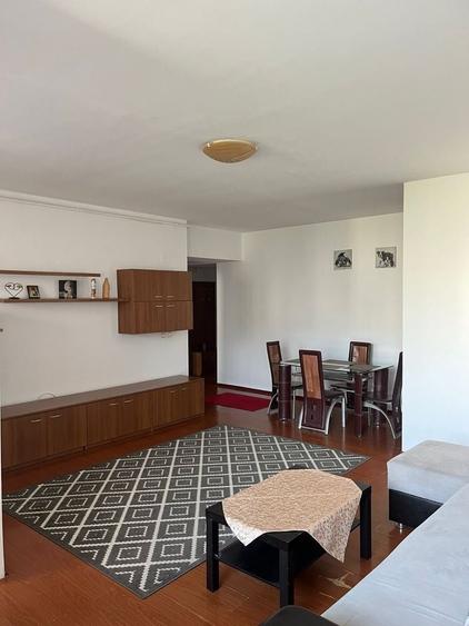 Apartament cu 2 camere decomandat în Vitan