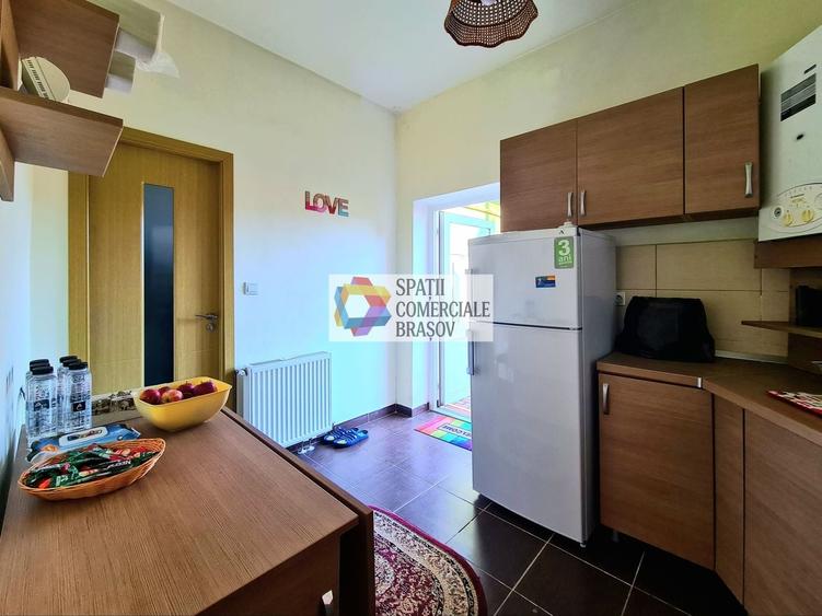 Casă individuală cu 5 camere cu Canalizare în Central