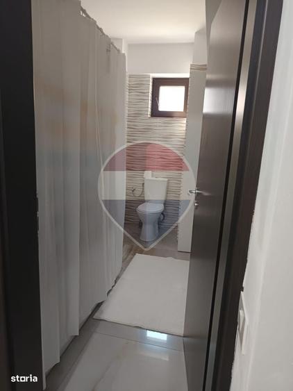 Apartament cu 2 camere semidecomandat în Baza 3