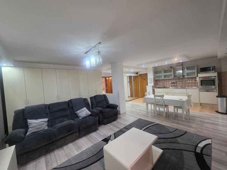 Apartament cu 3 camere decomandat, mobilat în Mărăști