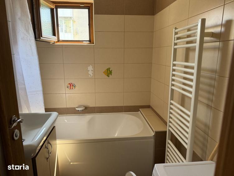 Apartament cu 2 camere decomandat în Valea Aurie