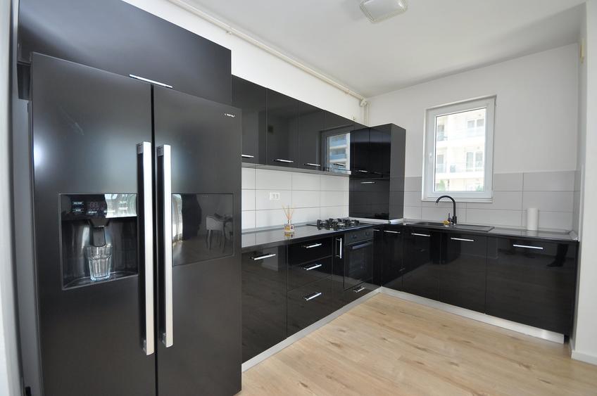 Apartament cu 3 camere decomandat în Prelungirea Ghencea