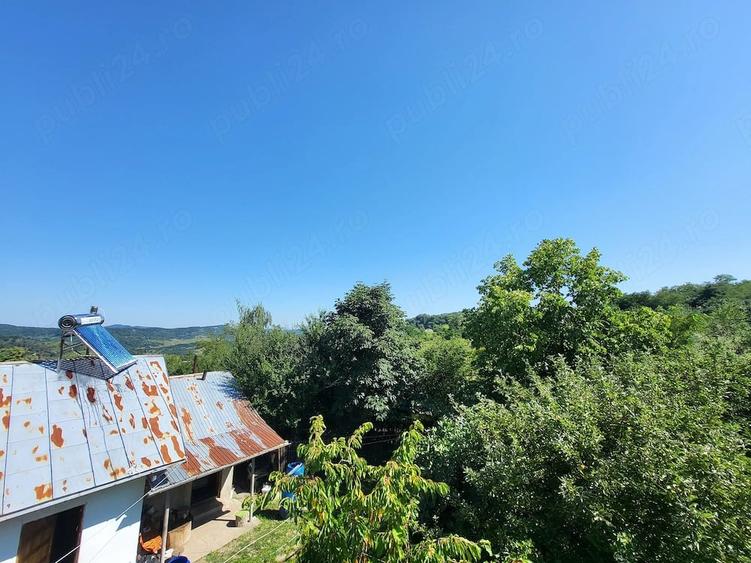 Casă cu 4 camere cu Teren 100 Mp în Predeal